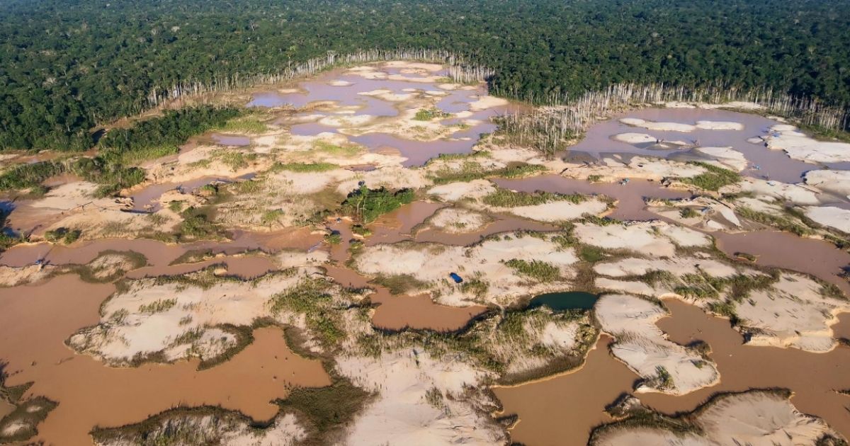 Peru exportă aur de 23 miliarde USD. Aproape jumătate ar fi ilegal Peru exportă aur de 23 miliarde USD. Aproape jumătate ar fi ilegal