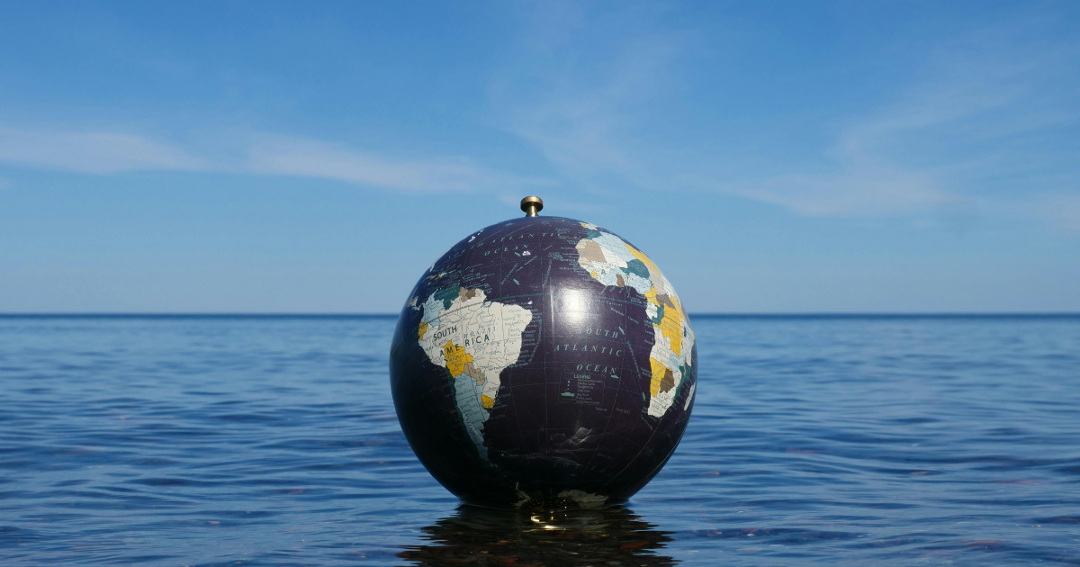 De la Strâmtoarea Hormuz la raftul din România: Cum scumpește războiul pâinea, electronicele și hainele