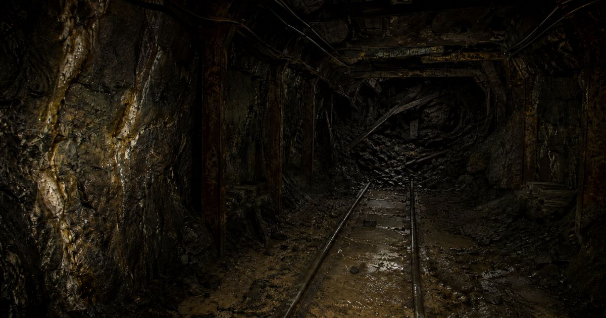 De la mină la lingou: riscurile extracției aurului